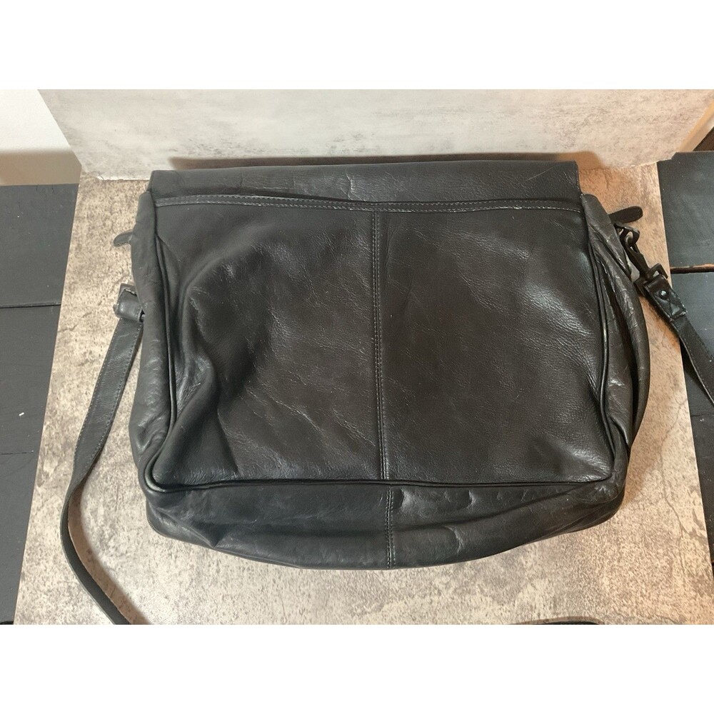 Fossil Small Leather Classic Flap Crossbody Purse Bag Adjustable Strap Black